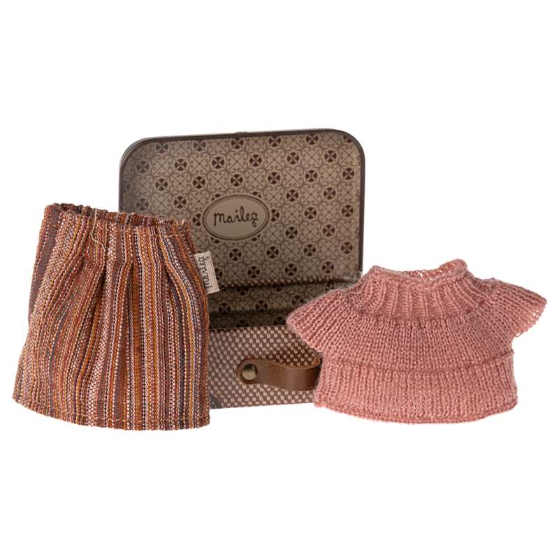 Maileg Strikket Bluse og Nederdel i Kuffert - Bedstemor Mus