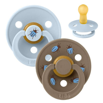BIBS Rund Colour Sut - 2-Pak - Str. 2 - Naturgummi - Beetle Studio - Baby Blue/Dark Oak