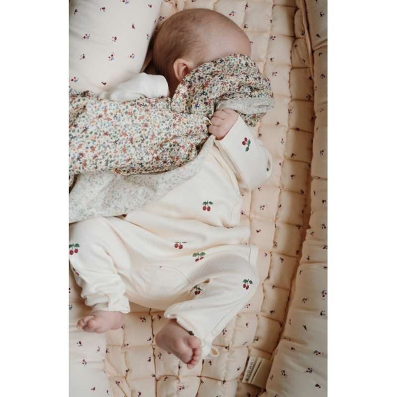 Konges Sløjd Newborn Onesie GOTS - KÖRSBÄR