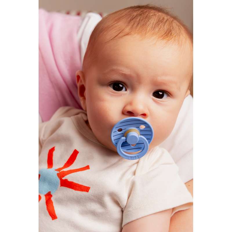 Bibs Rund Colour Napp - strl. 2 - naturgummi - Studio - Pin - Himla blå 