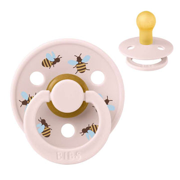 BIBS Rund Colour Napp - Stl. 1 - Naturgummi - Bumblebee Studio - Petal